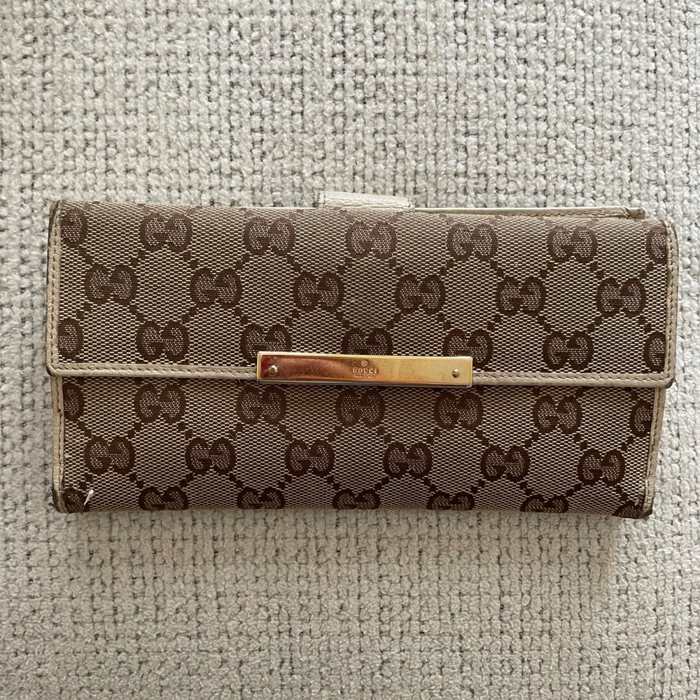 Vintage Gucci Cream GG Monogram Continental Wallet